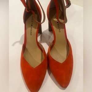 Lucky Brand Suede Heels - 8 kalicia?
